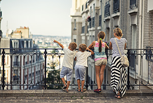 Montmartre family tour: picture hunt
