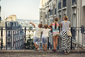 Montmartre family tour: picture hunt