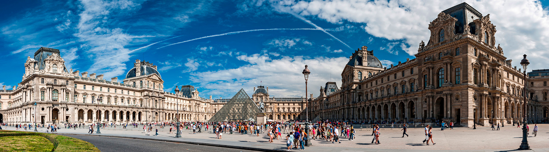 Louvre family tour treasure hunt