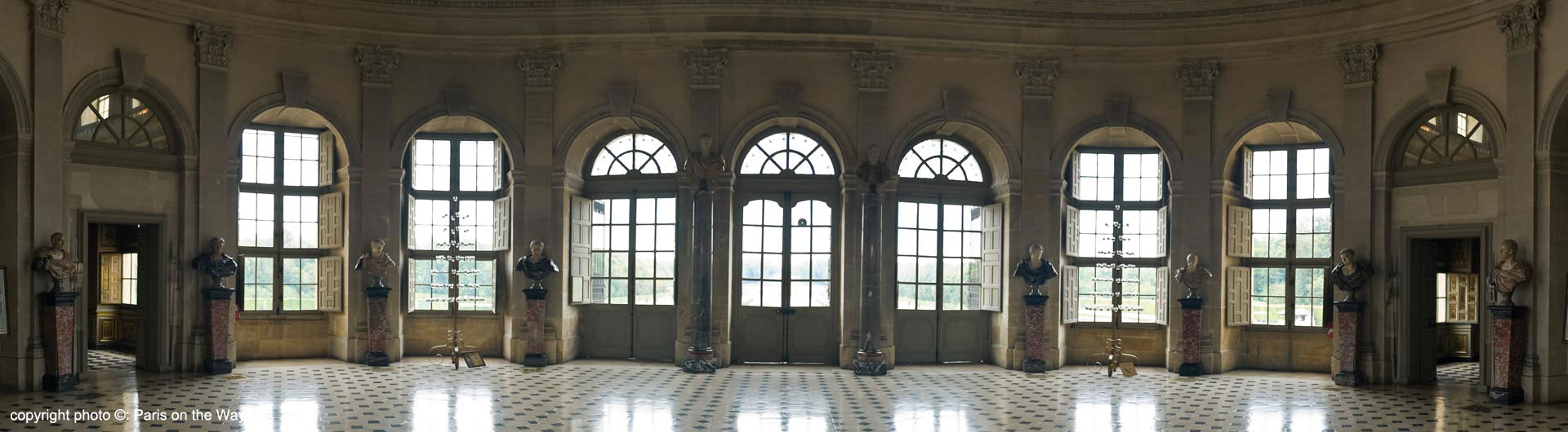 THE OVAL SALON VIEW OF THE GARDENS