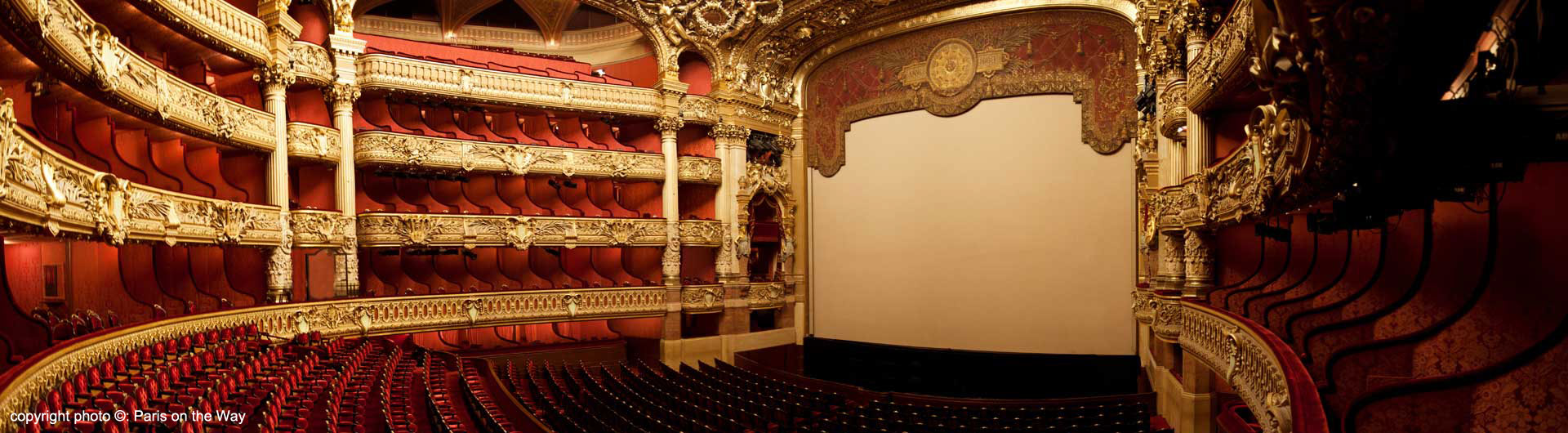 THE AUDITORIUM & MARC CHAGALL’S BRIGHTLY COLOURED CEILING